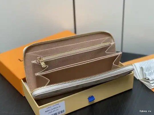 WALLET-19.5*10.5*2.5cm Portefeuille Zippy LOUIS VUITTON 0619